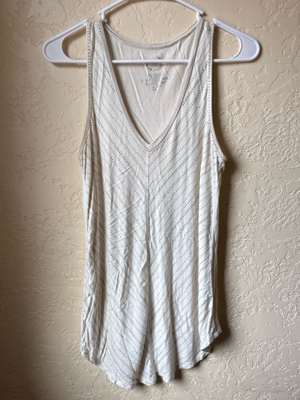 Maurices Cream V-Neck Sleeveless Tank Top